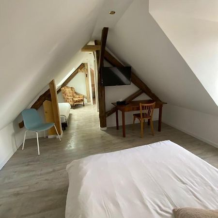 L'Annexe Du Chateau De Saint Genix Экстерьер фото
