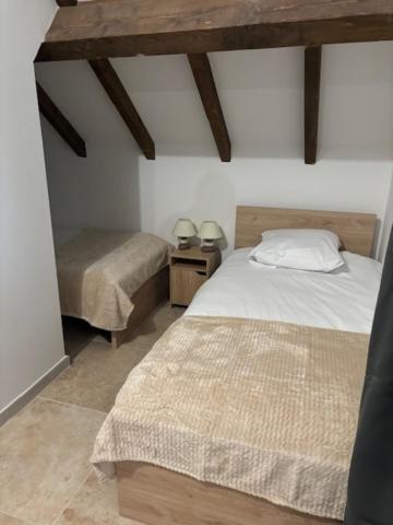 L'Annexe Du Chateau De Saint Genix Экстерьер фото